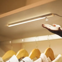LED тяло 5W 6000К със сензор за движение и бутон за регулиране на светлината, студено бяло
